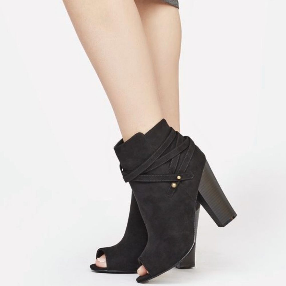 NWOT🔥JUSTFAB Thania Peep Toe Boots Size 9